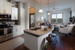 Building Photo - 1701 S Lois Ave