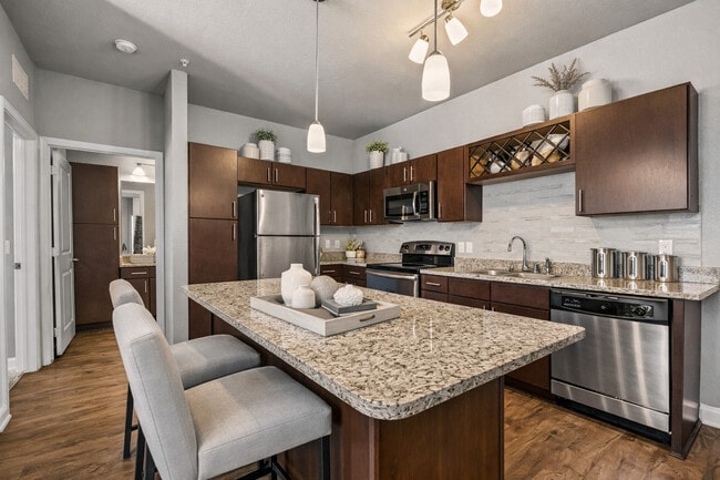 Building Photo - Latitude 27