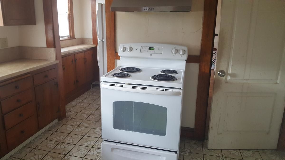 Primary Photo - 61 Home St