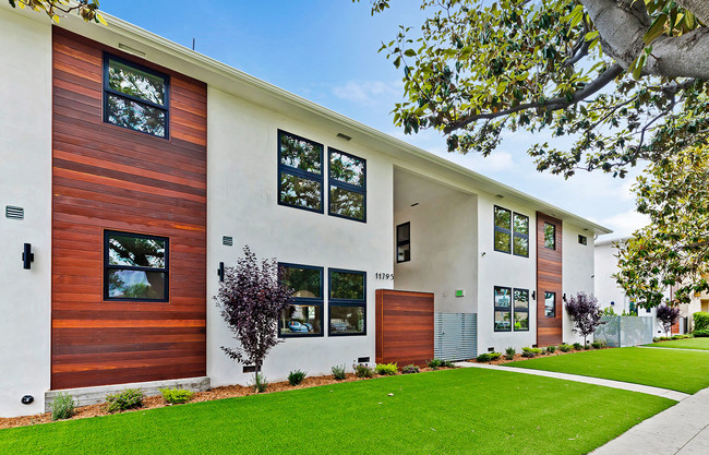 Building Photo - 11795 Gateway Blvd