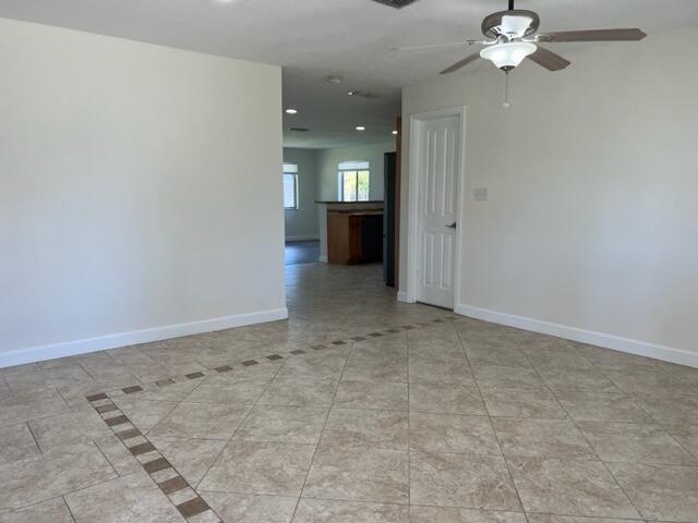 Building Photo - 2125 Windsor Dr