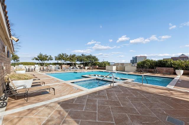 Foto del edificio - 330 Las Colinas Blvd E