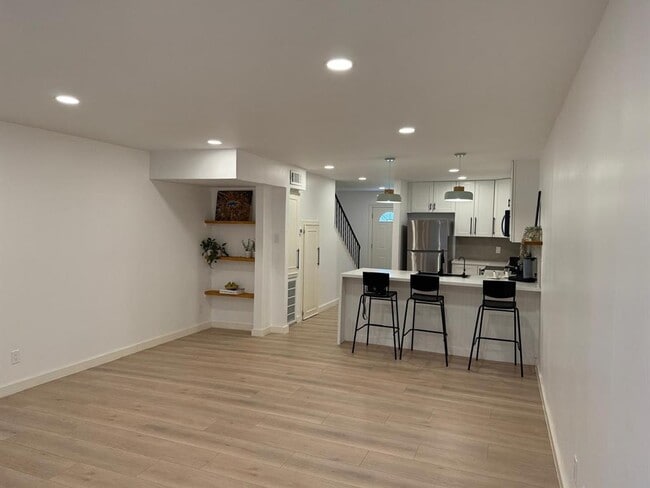 Building Photo - 5239 Arboles Dr