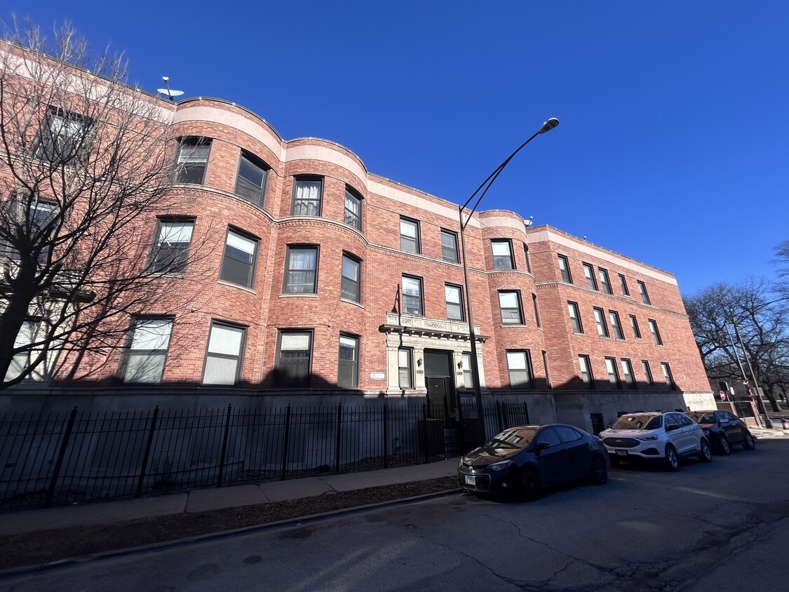 Foto principal - 364 E 59th St
