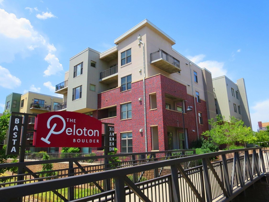 Foto principal - 3301 Arapahoe Ave