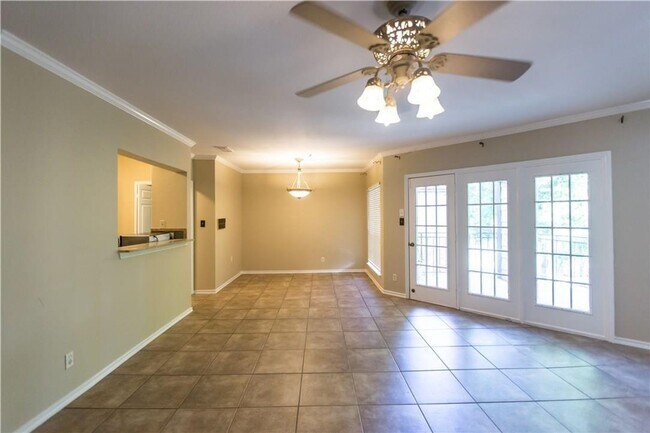 Foto del edificio - 2 Bedroom, 2 Bath Condo