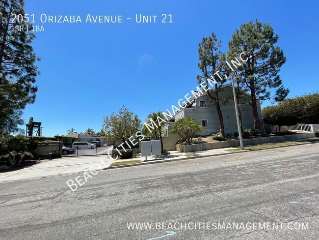 Building Photo - Extra Large Condo, Two Parking Spaces, Cit...