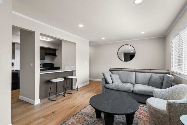 Building Photo - 2309 Cherry Hills Dr