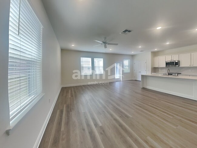 Building Photo - 5933 Sycamore Pl St