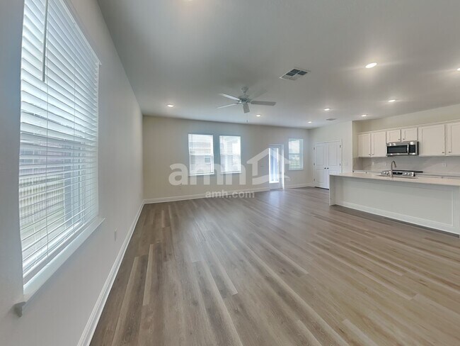 Foto del edificio - 5933 Sycamore Pl St