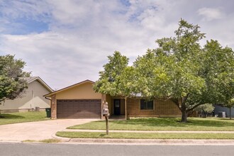Building Photo - 606 Splitrock