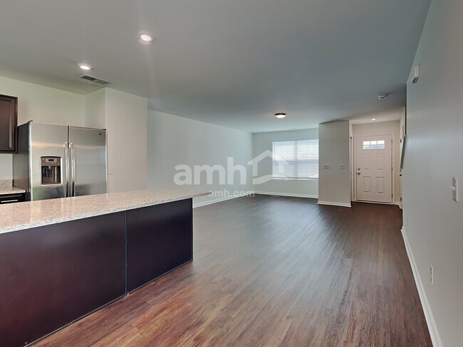 Foto del edificio - 204 Castlebrook Dr