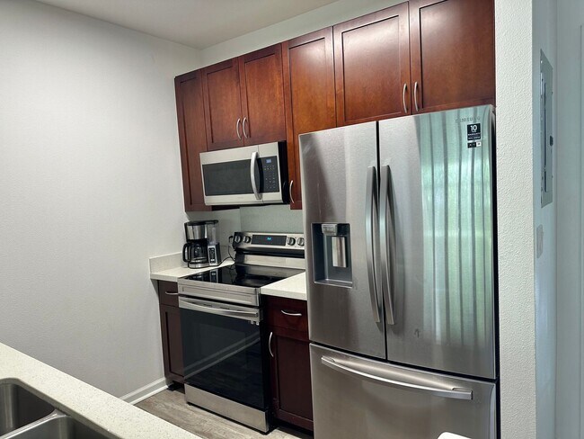 Foto del edificio - Newly Renovated 2 Bedroom / 1 Bathroom  Un...