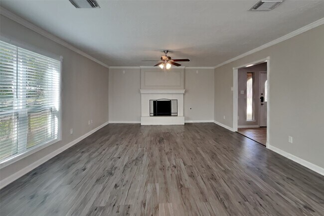 Foto del edificio - 25402 Elm Creek Dr