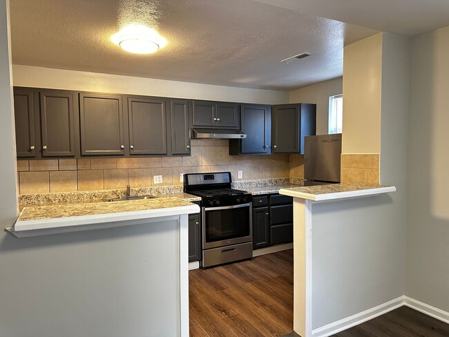 Foto del edificio - 4632 Hillside Rd SE