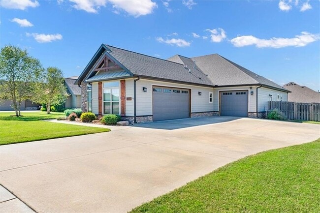 Building Photo - 3711 Bitterroot St