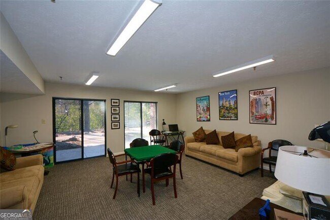 Foto del edificio - 475 Mount Vernon Hwy NE