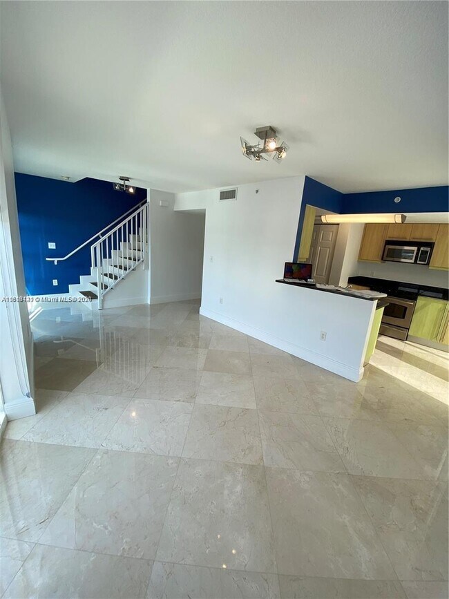Foto del edificio - 7600 Collins Ave