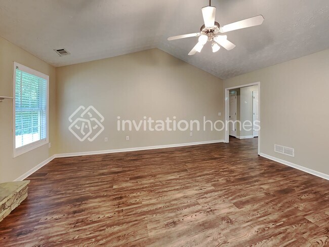 Building Photo - 839 Wellington Dr