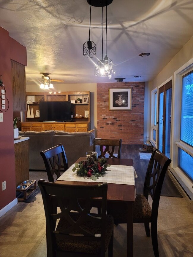 Foto del edificio - 6117 Shannon Ave