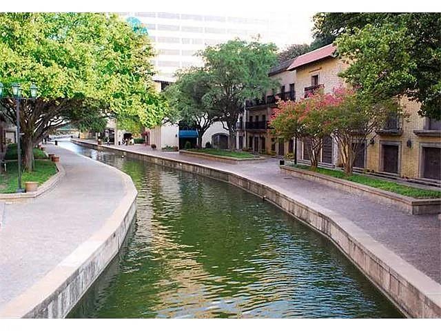 Foto del edificio - 6715 DeLeon St