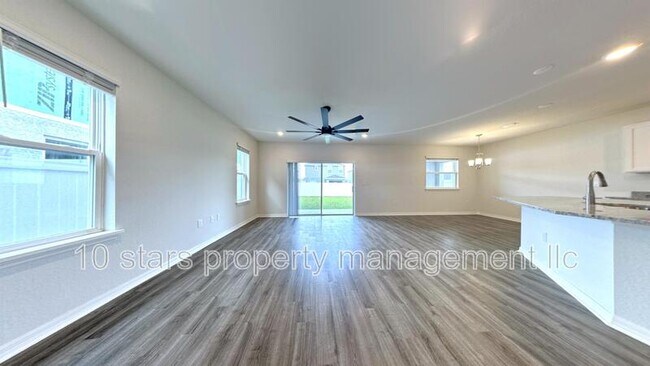 Building Photo - 12380 Marshland St