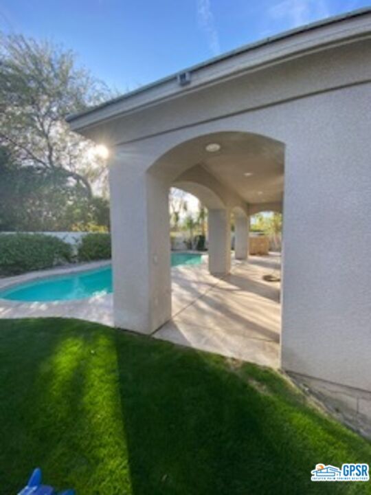 Building Photo - 17 Provence Way