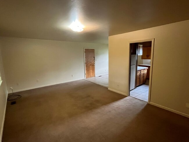 Building Photo - 105 Ave 3 NW