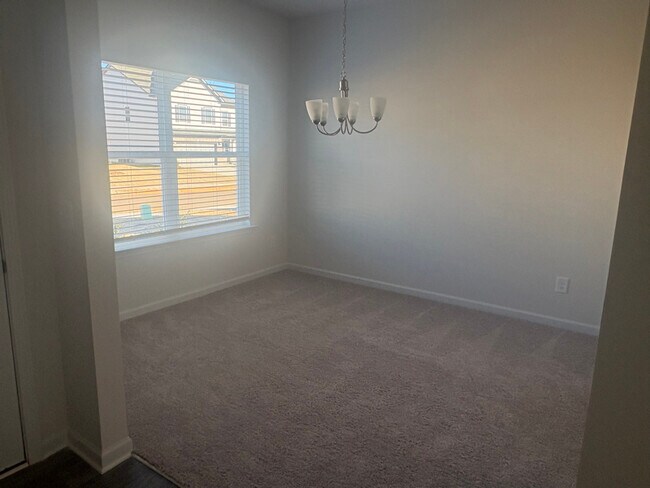 Building Photo - 529 Summerfield Ln NW