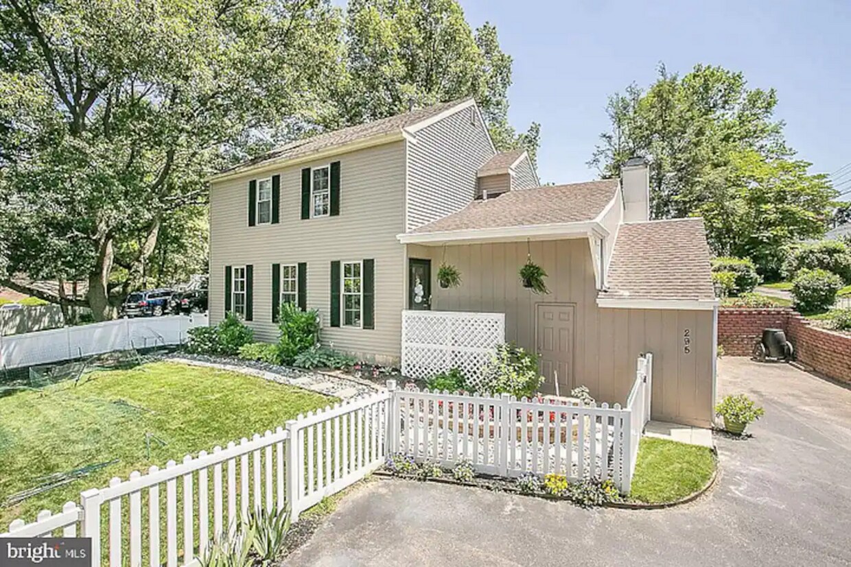 295 Sugartown Rd Unit Townhome.1344516, Wayne, PA 19087 Room for Rent in Wayne, PA