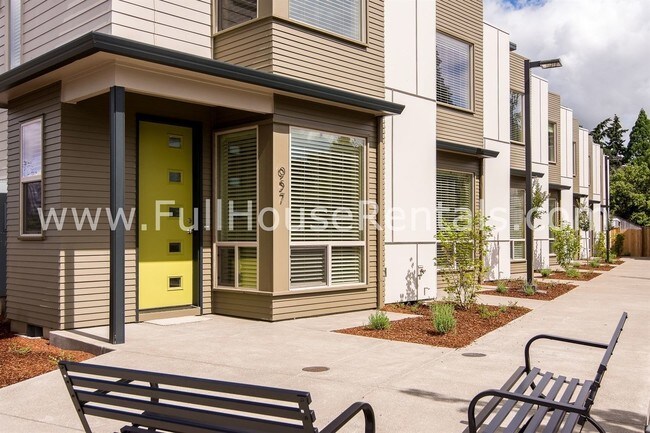 Building Photo - 965 Lorella Ave
