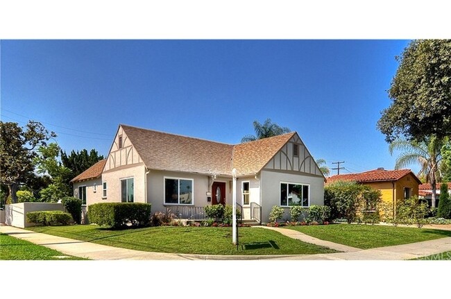 Building Photo - 2134 Oakdale St