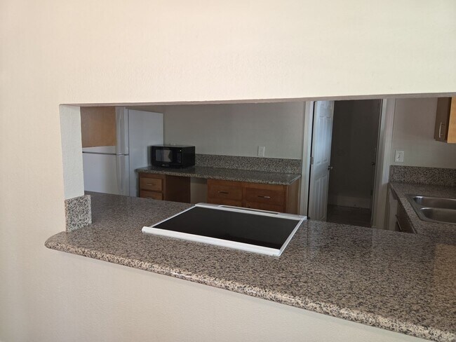 Building Photo - Unfurnished three bedroom house in Al Tahoe