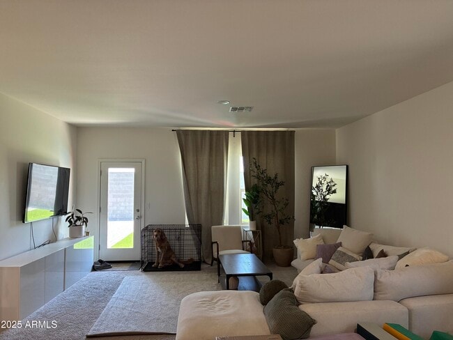 Foto del edificio - 16671 W Christy Dr