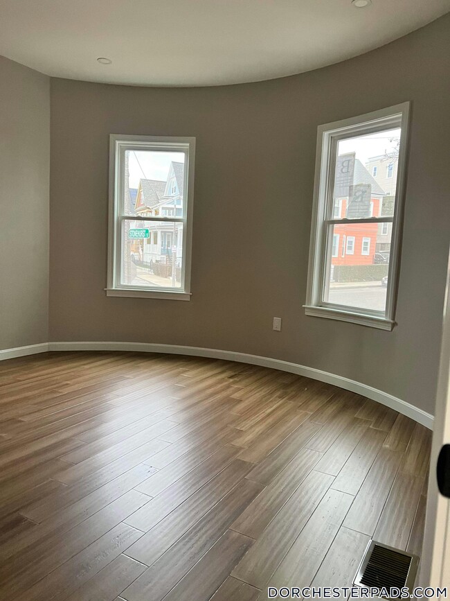 Building Photo - 37 Stonehurst St
