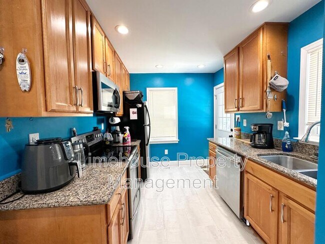 Building Photo - 8803 Tidewater Drive