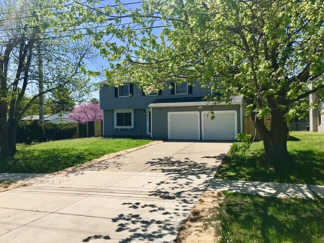 Foto del edificio - Gorgeous 4 Bedroom 2.5 Bathroom Two Story ...
