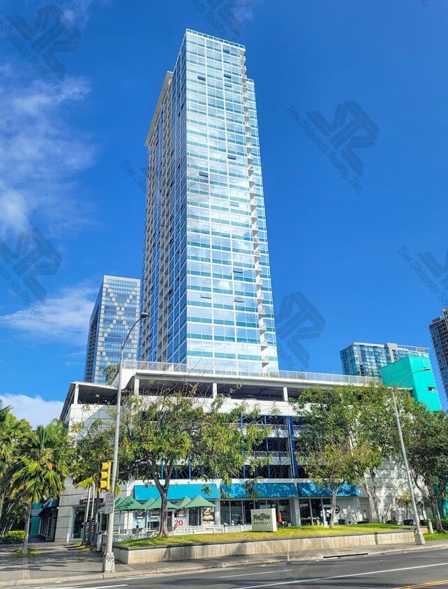 Primary Photo - 1BR / 1Bath / 1Pkg - Condo in Kakaako Avai...