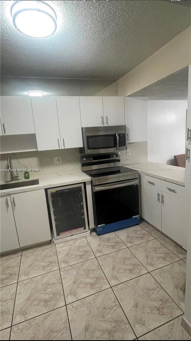 Foto del edificio - 549 W 68th St