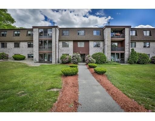 2 Greenbriar Dr Unit 206 North Reading Ma 01864 Condo For Rent Primary Photo 2 Greenbriar Dr