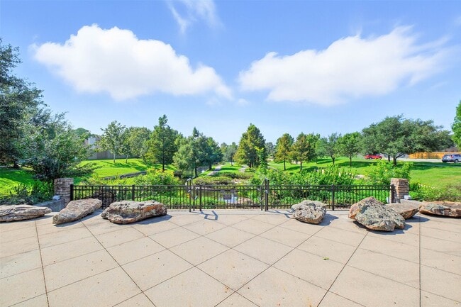 Foto del edificio - 10222 Thornmont Ln