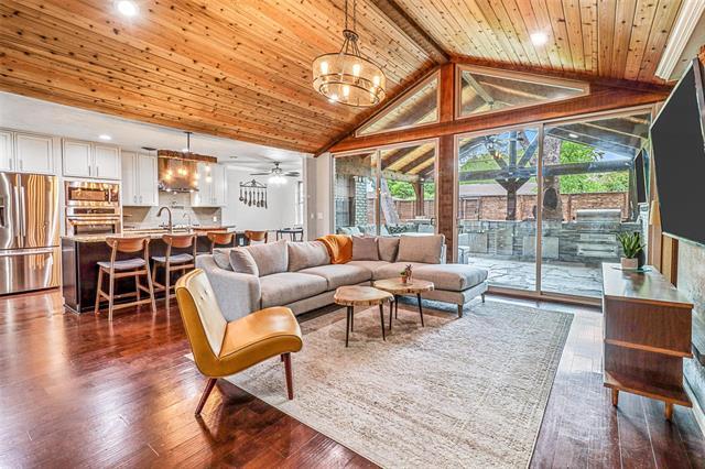Primary Photo - 2633 Brookview Dr