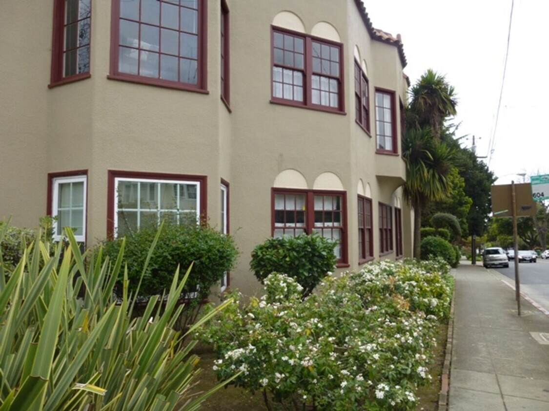 Foto principal - Spacious one-bedroom apartment with Harwoo...