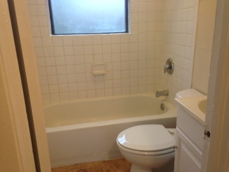 Building Photo - 5435 Amazon Ave