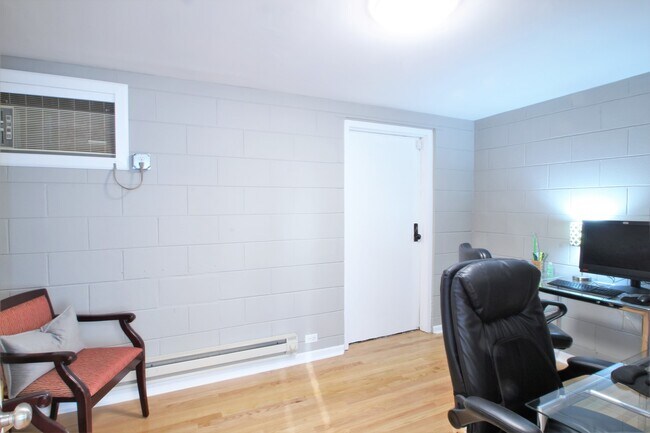 Foto del edificio - 9725 S Western Ave