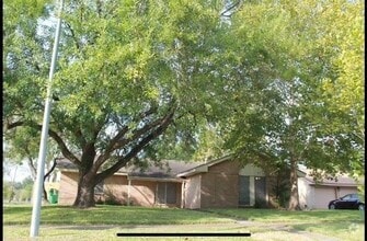 Building Photo - 4034 Curly Oaks Dr