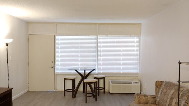 Foto del edificio - 2506 S Ocean Blvd