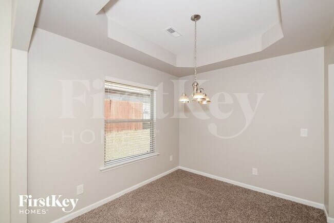 Building Photo - 308 Polo Court