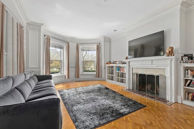 Building Photo - 1760 Beacon St