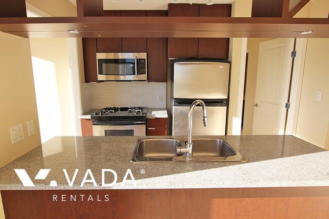 Photo du bâtiment - Miro 2 BR APT Rental 1806-1001 Richards St Vancouver: VADA